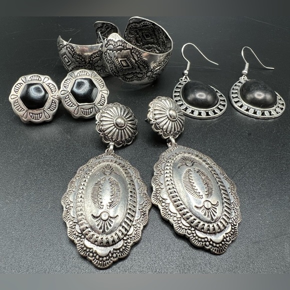Jewelry - Lot of 4 pair pierced western, southwestern style earrings silver tone